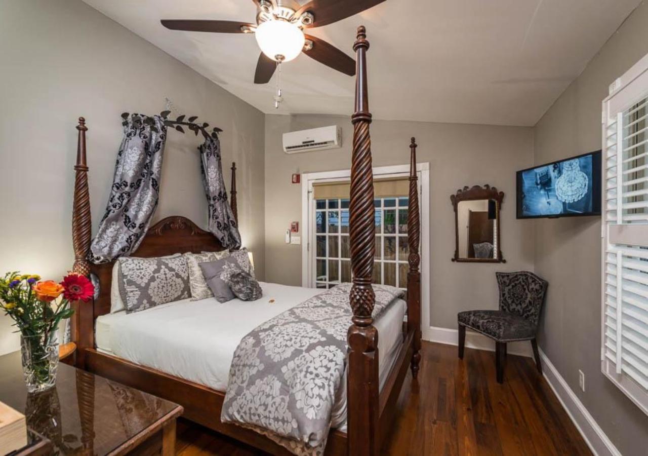 Carriage Way Inn Bed & Breakfast Adults Only - 21 Years Old And Up Сент-Огастин Экстерьер фото
