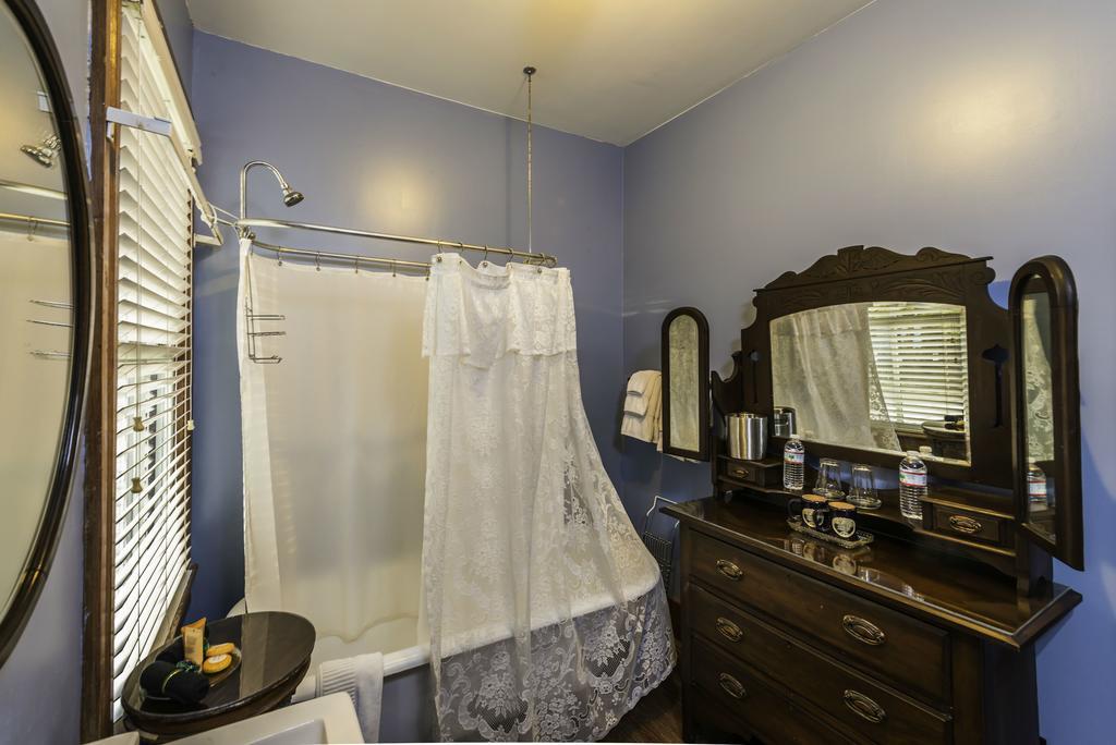 Carriage Way Inn Bed & Breakfast Adults Only - 21 Years Old And Up Сент-Огастин Экстерьер фото