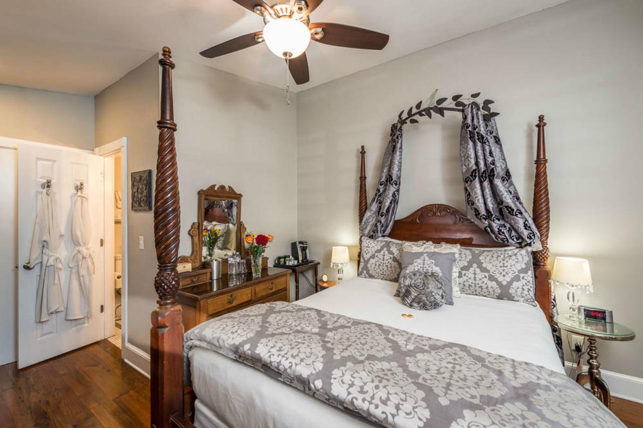 Carriage Way Inn Bed & Breakfast Adults Only - 21 Years Old And Up Сент-Огастин Экстерьер фото