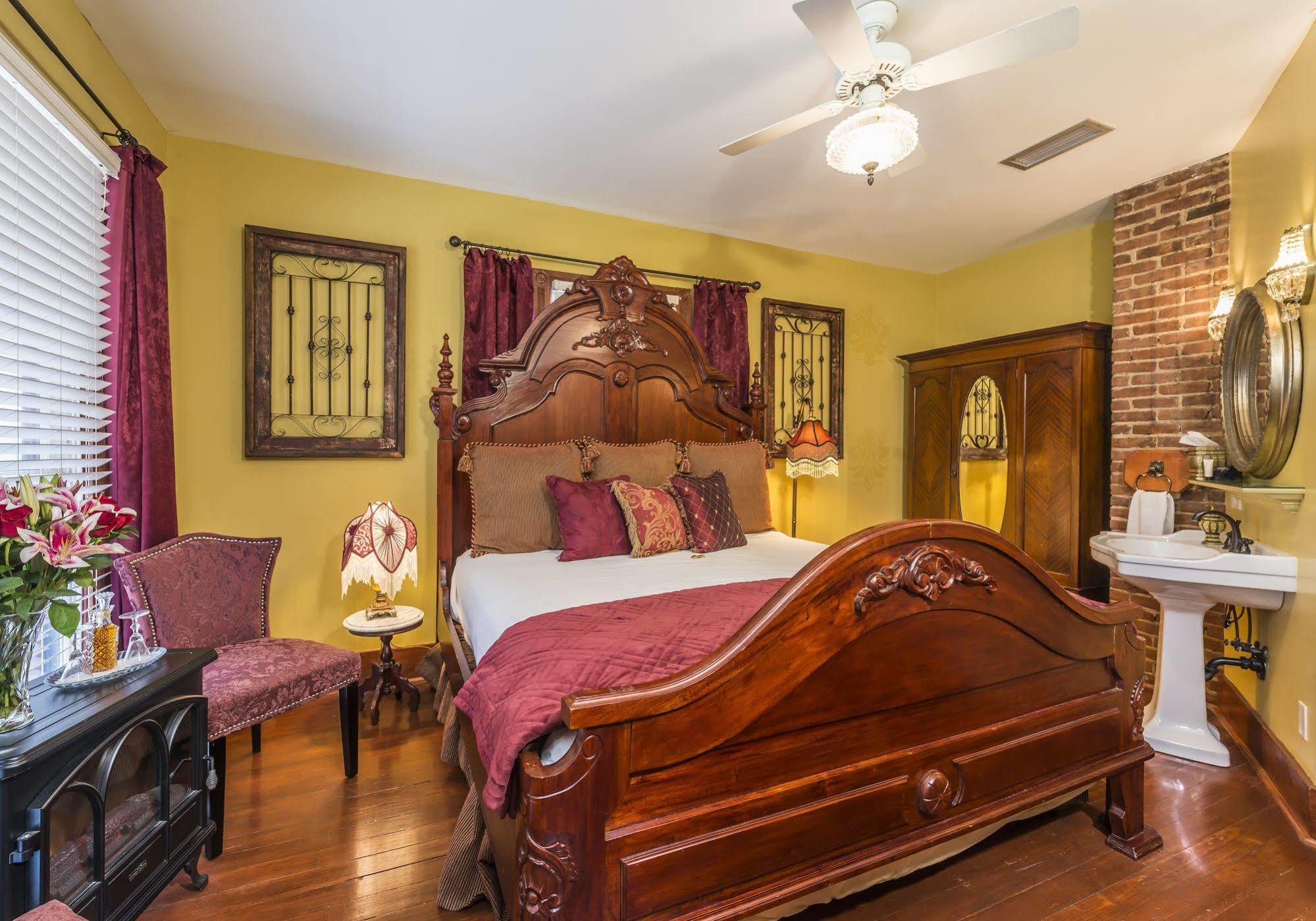 Carriage Way Inn Bed & Breakfast Adults Only - 21 Years Old And Up Сент-Огастин Экстерьер фото