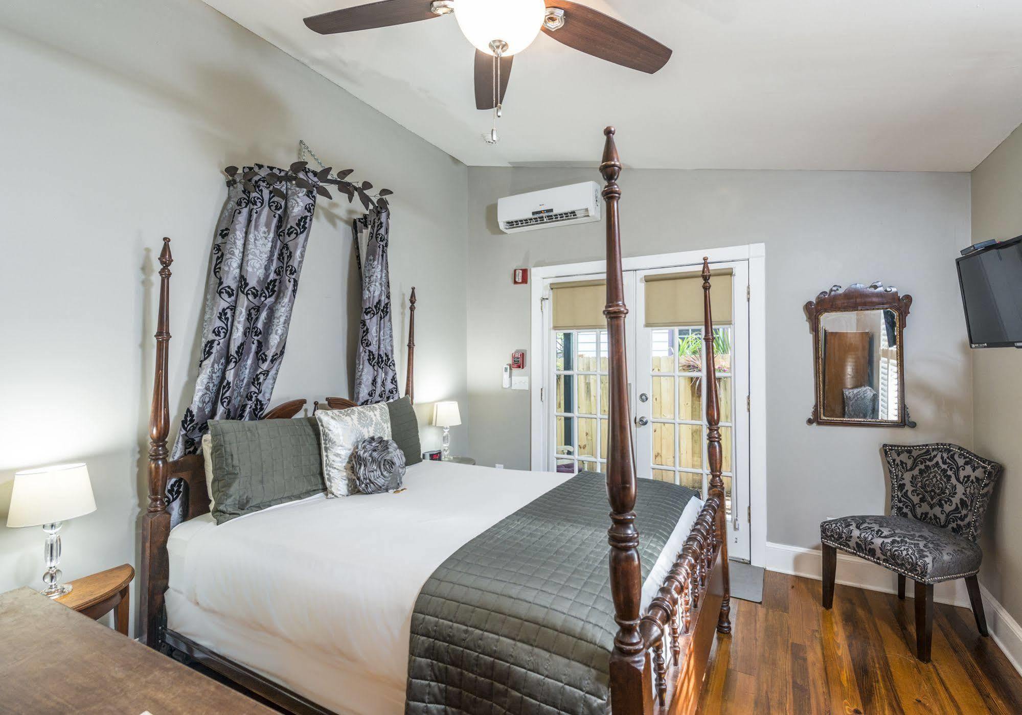 Carriage Way Inn Bed & Breakfast Adults Only - 21 Years Old And Up Сент-Огастин Экстерьер фото