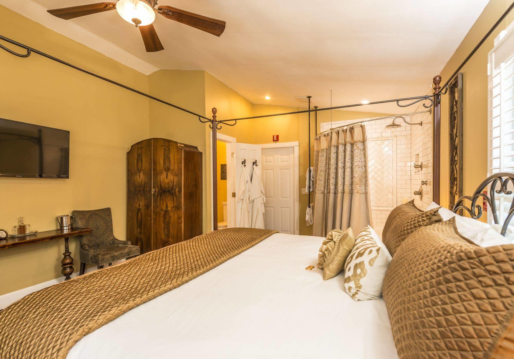 Carriage Way Inn Bed & Breakfast Adults Only - 21 Years Old And Up Сент-Огастин Экстерьер фото